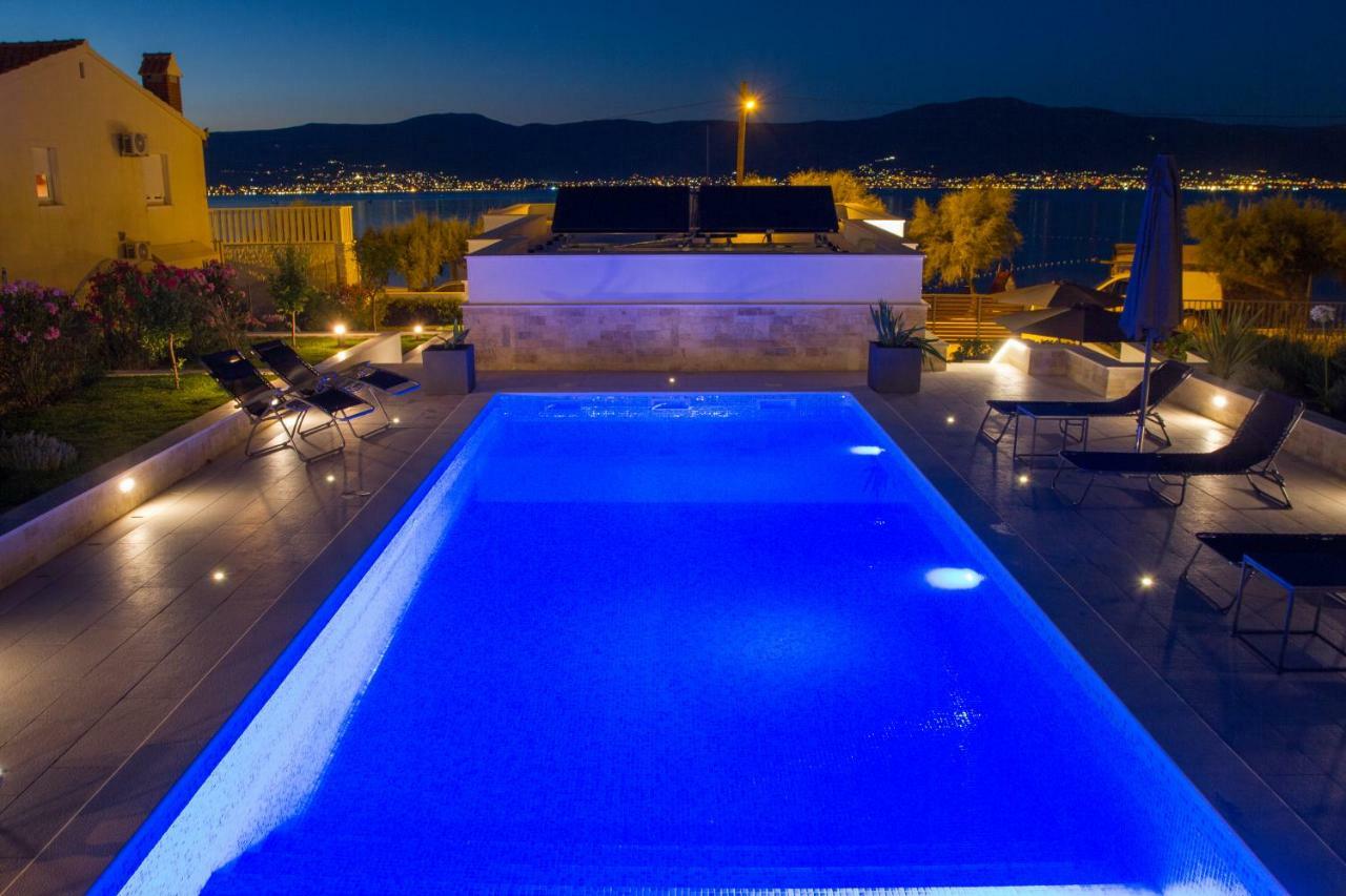 Luxury Poolside Villa Slatine Exterior foto
